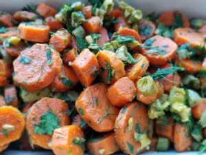 Spiced carrot salad with fennel and olives